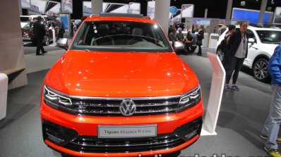 Volkswagen Tiguan Allspace R-Line front at IAA 2017