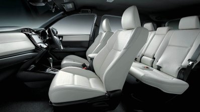 2015 Toyota Corolla Fielder cabin