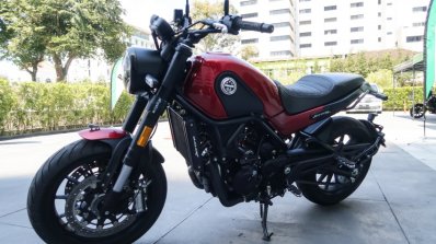 2018 Benelli Leoncino launched left side