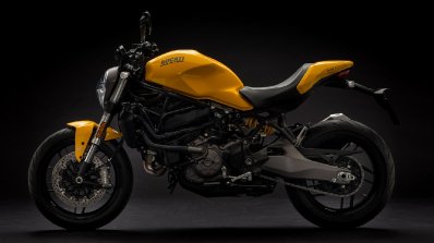 2018 Ducati Monster 821 Yellow press left side