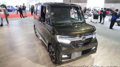 2018 Honda N-Box Custom front three quarters at 2017 Tokyo Motor Show