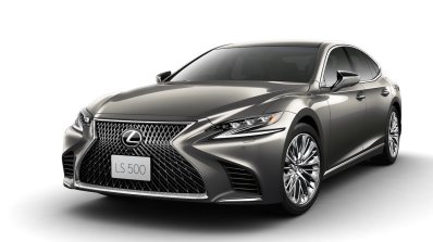 2018 Lexus LS front three quarters (RHD version)
