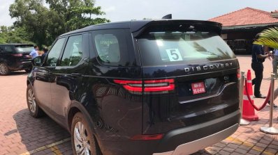Indian-spec 2017 Land Rover Discovery exterior rear three quarters