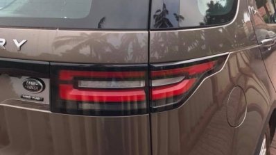Indian-spec 2017 Land Rover Discovery tail lamp