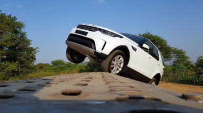 Land Rover Discovery action shot