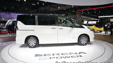 Nissan Serena e-Power at 2017 Tokyo Motor Show side