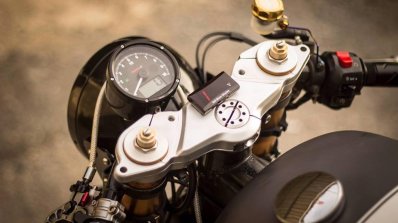 Royal Enfield Continental GT Custom OK Easy Shop instrument cluster