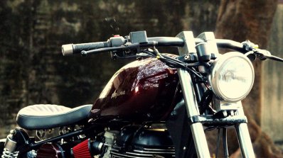 Royal Enfield Thunderbird 350 Arjuna by JEDI Customs front right quarter