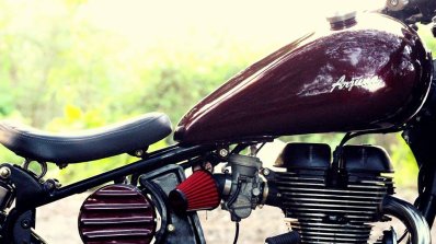 Royal Enfield Thunderbird 350 Arjuna by JEDI Customs fuel tank