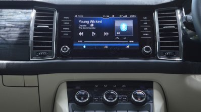 Skoda Kodiaq test drive review interior centre console
