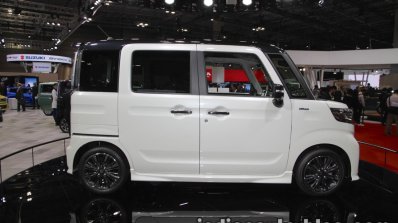 Suzuki Spacia Custom Concept side profile at the Tokyo Motor Show