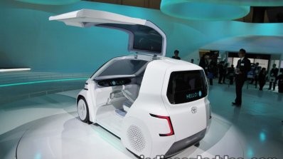 Toyota Concept-i Ride front at 2017 Tokyo Motor Show rear three quarters