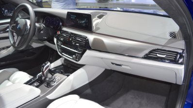 2018 BMW M5 dashboard passenger side view at 2017 Dubai Motor Show
