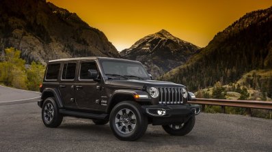 2018 Jeep Wrangler Unlimited Sahara front three quarters