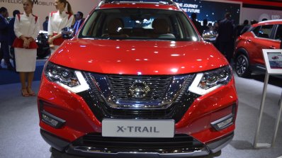 2018 Nissan X-Trail front at 2017 Dubai Motor Show
