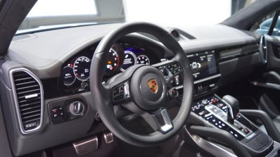 2018 Porsche Cayenne Turbo dashboard at 2017 Dubai Motor Show