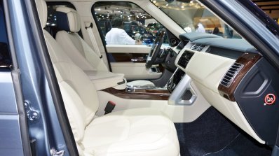 2018 Range Rover at Dubai Motor Show 2017 front seat