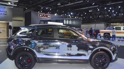 Borgward BX5 chrome right side at 2017 Dubai Motor Show