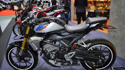 Honda CB150R ExMotion HRC edition left side at 2017 Thai Motor Expo