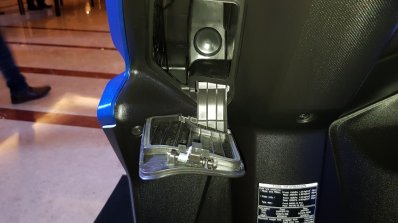 Honda Grazia launch blue mobile holder