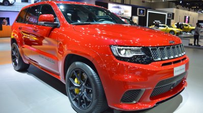 Jeep Grand Cherokee Trackhawk front three quarters at 2017 Dubai Motor Show