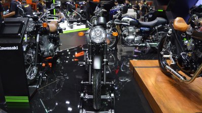 Kawasaki W175 SE front at 2017 Thai Motor Expo