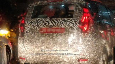 Mahindra U321 (S321) MPV spy pictures rear section