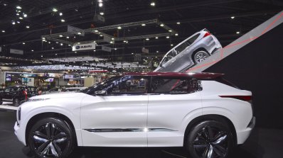 Mitsubishi Ground Tourer PHEV Concept at Thai Motor Expo 2017 front three quarters side