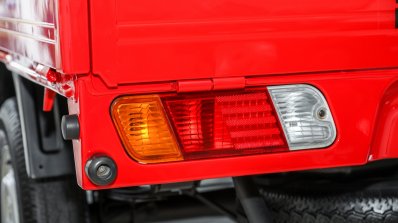Nissan Clipper tail lamp