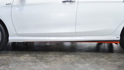 Suzuki Ciaz Sporty bodykit at Thai Motor Expo 2017 side skirt