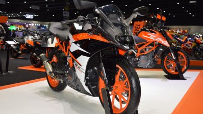 2017 KTM RC 390 front right quarter at 2017 Thai Motor Expo