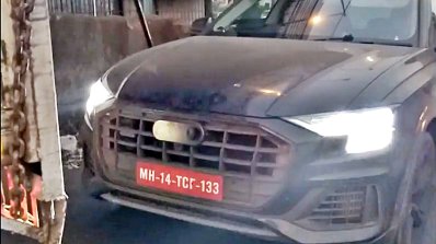 2018 Audi Q8 spy shot headlamp glow