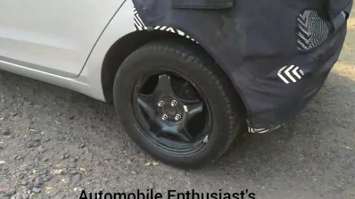 2018 Hyundai i20 facelift spied on video rims