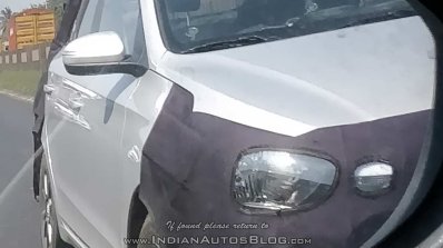 2018 Hyundai i20 facelift spy shot headlamp