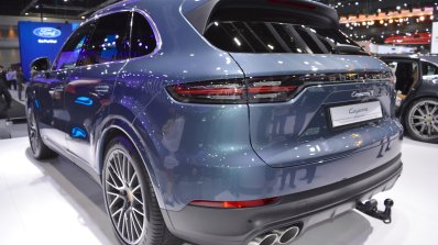 2018 Porsche Cayenne S rear three quarters left side at 2017 Thai Motor Expo.JPG