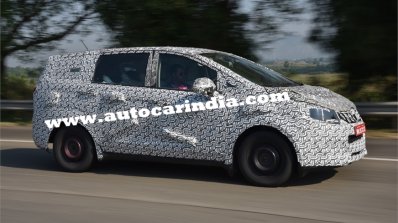 Mahindra U321 spy picture side