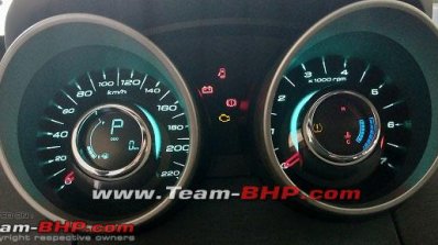 Mahindra XUV500 petrol instrument console