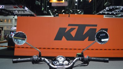 Royal Enfield Classic 500 Gunmetal Grey cockpit at 2017 Thai Motor Expo