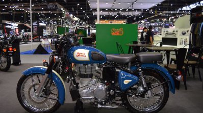 Royal Enfield Classic 500 Lagoon left side at 2017 Thai Motor Expo