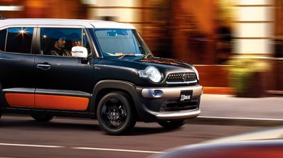 Suzuki Xbee front three quarters right side