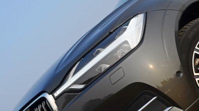 Volvo XC60 test drive review headlights