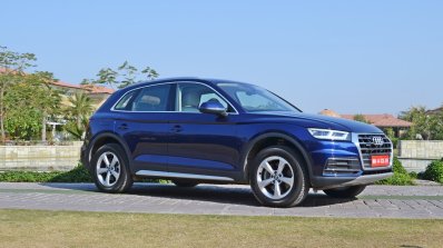 2018 Audi Q5 test drive review side anlge