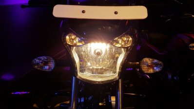 2018 Bajaj V15 unveiled headlight