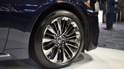 2018 Lexus LS500h alloys