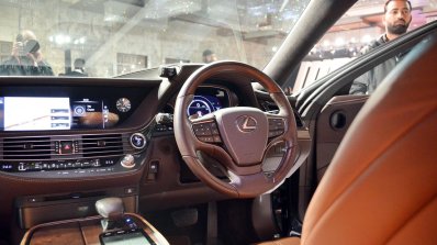 2018 Lexus LS500h steering