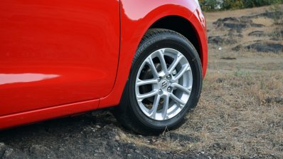 2018 Maruti Swift test drive review alloy wheels