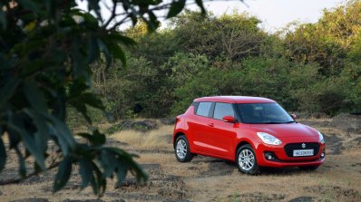 2018 Maruti Swift test drive review front angle far