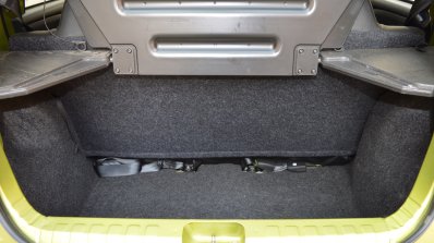 Datsun redi-GO 1.0 MT Lime boot