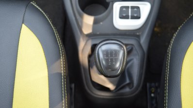 Datsun redi-GO 1.0 MT Lime gearshift lever