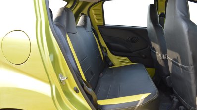 Datsun redi-GO 1.0 MT Lime rear seats